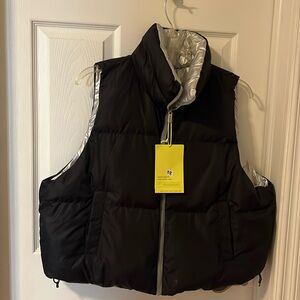 All in Motion black/gray puffer vest. Size XXL. Fully reversible. NWT.